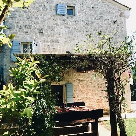 Vila Sherpa * Stranici kod Lovreca